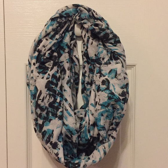 NY&C pretty navy, turquoise & white infinity scarf - Picture 2 of 4